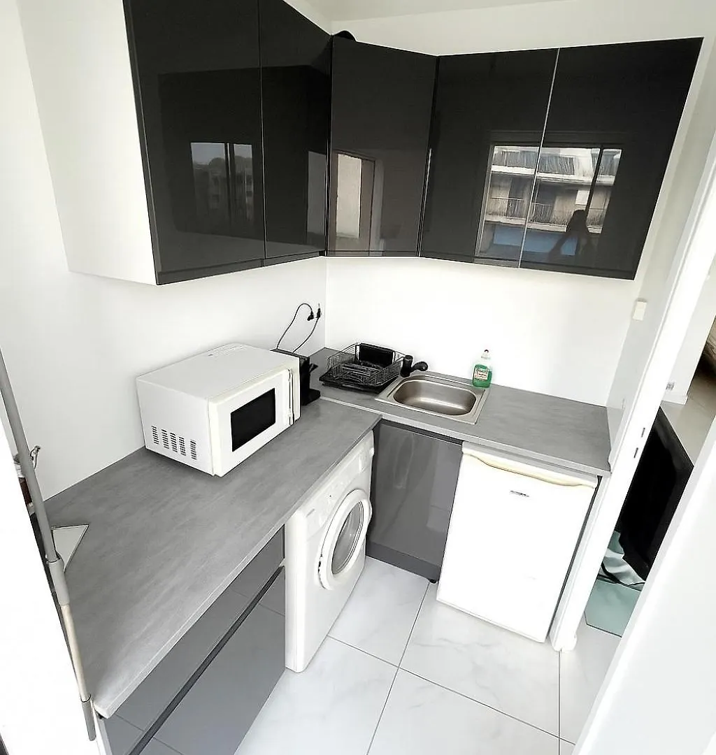 Studio 4 Couchages - A 12 Min De La Plage A Pied - Wifi Inclus - Parking Et Linge En Option Antibes Appartement