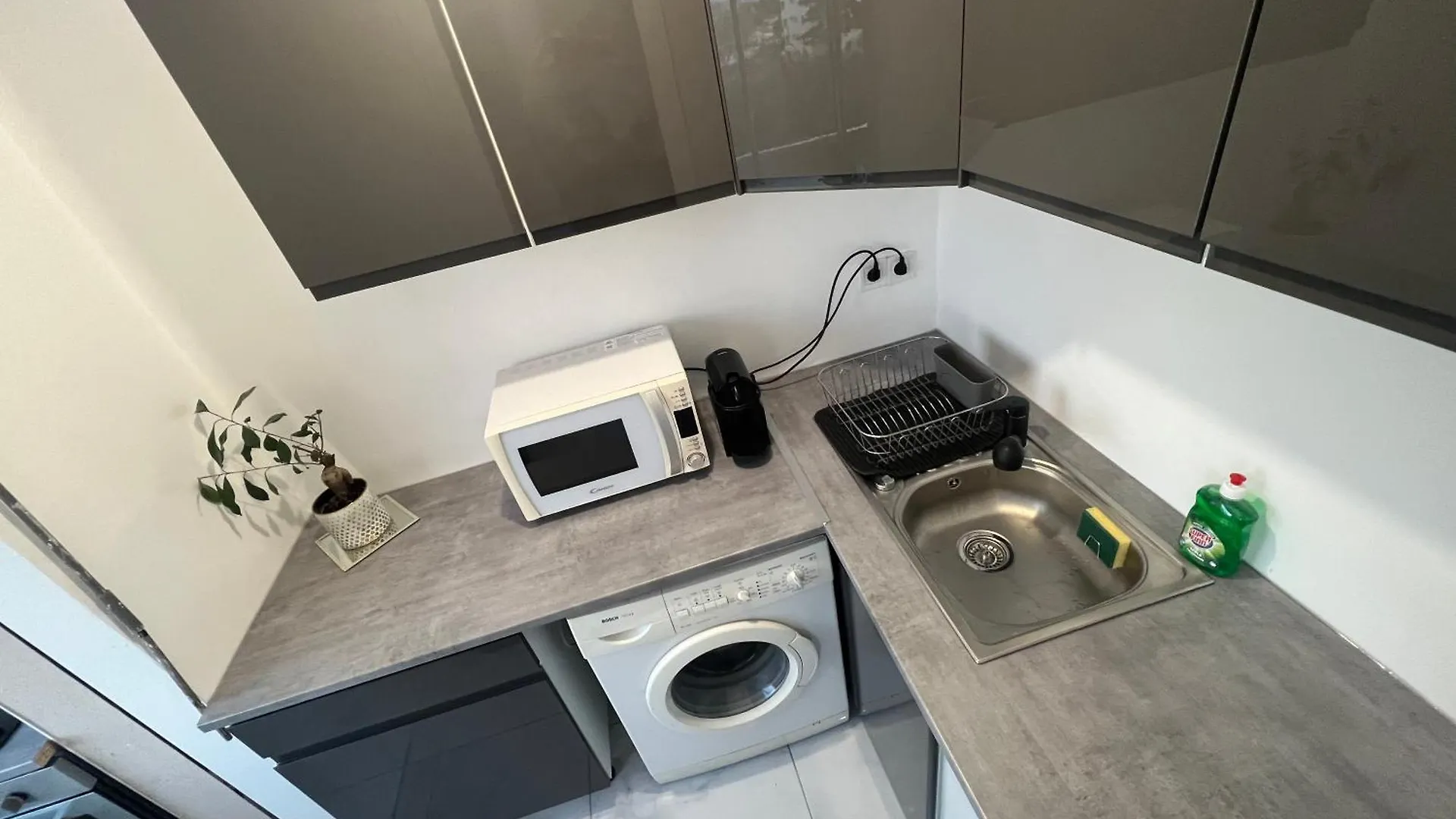 Studio 4 Couchages A 12 Min De La Plage A Pied Avec Wifi, Le Parking Est En Option Antibes 0*,  France